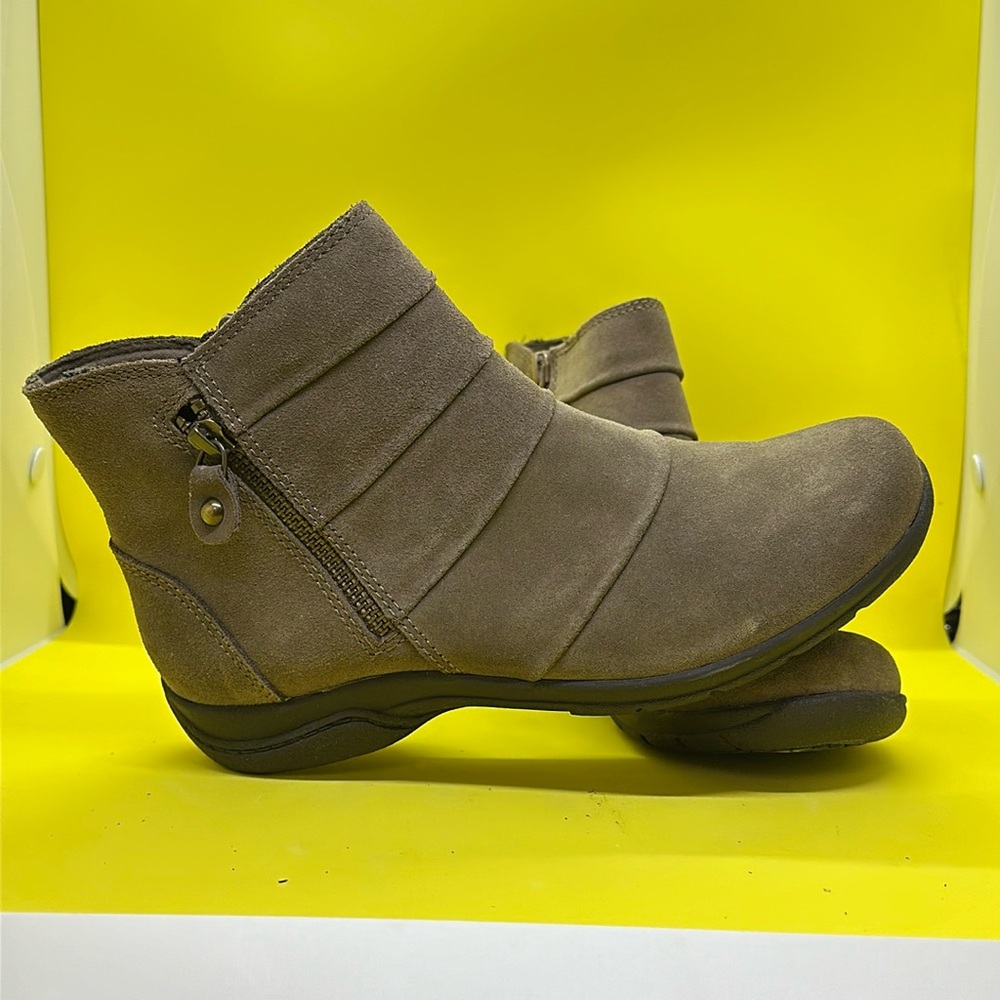 Clarks taupe suede Christine Sway boots